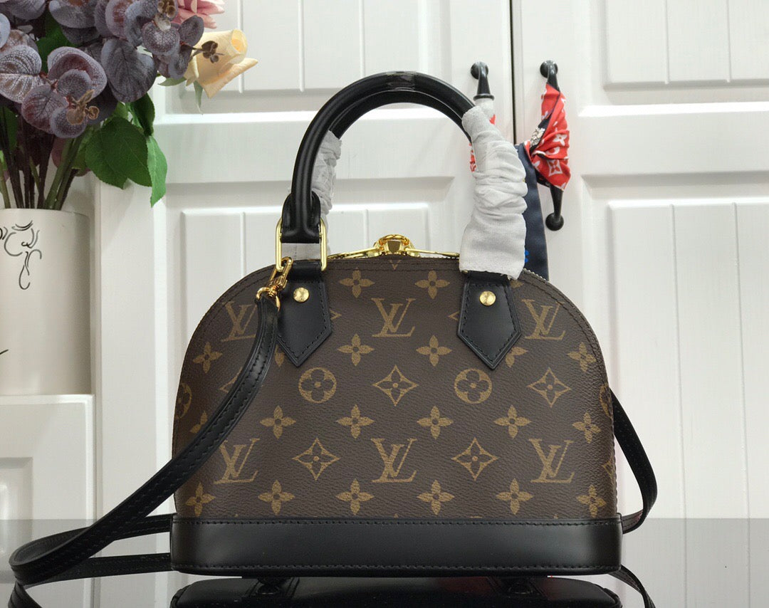 Bag Louis vuitton ALMA